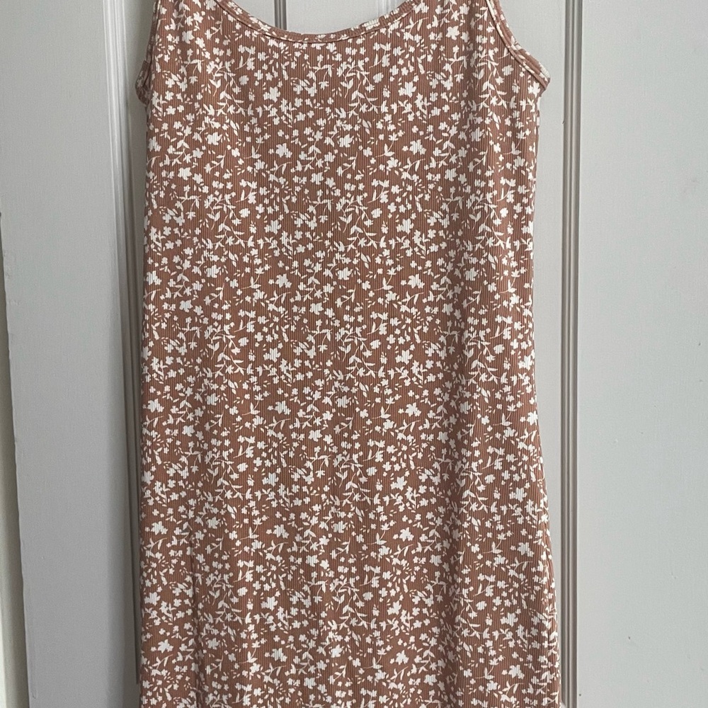 Old Navy Tan and White Floral Ribbed Dress
